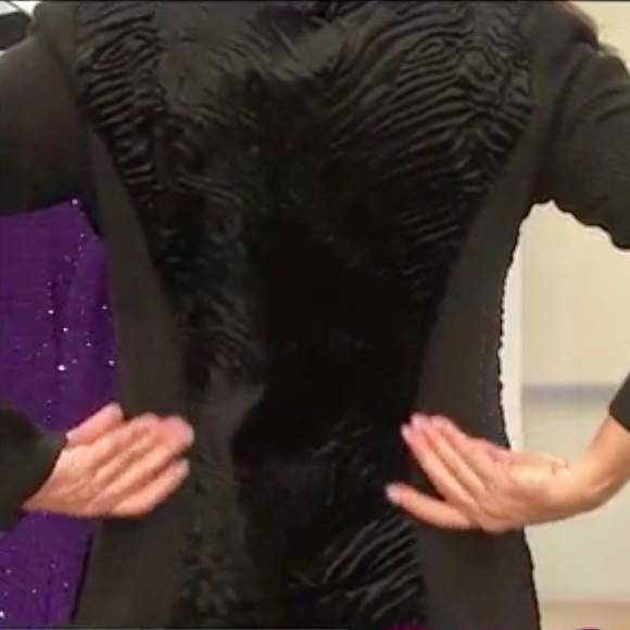 ❌SOLD❌Linea Faux Fur Jacket with Rib Detail 2X NEW - Picture 8 of 8